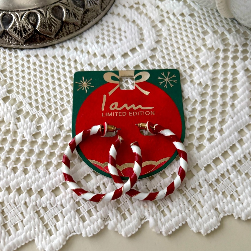 NWT - HOLIDAY CANDY CANE STRIPE HOOP EARRINGS
